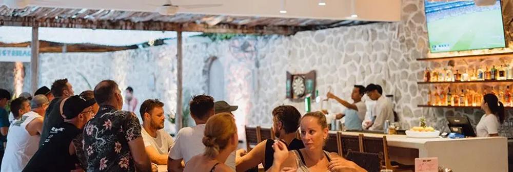 credit:-www.mrssippybali.com/sports-bar