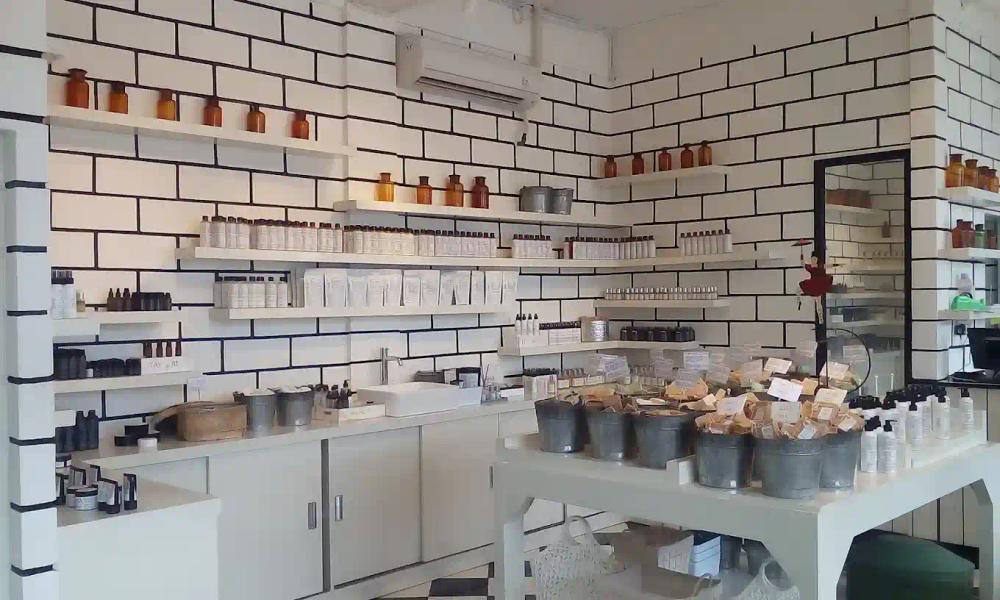 credit:-google-maps---isha-naturals---batu-bolong