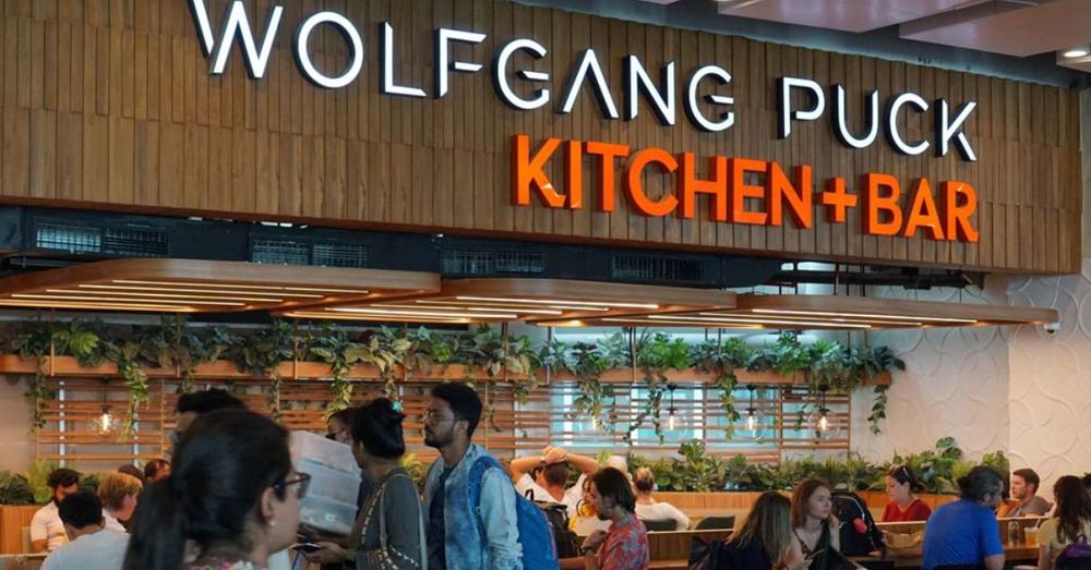 wolfgang-puck-kitchen-+-bar