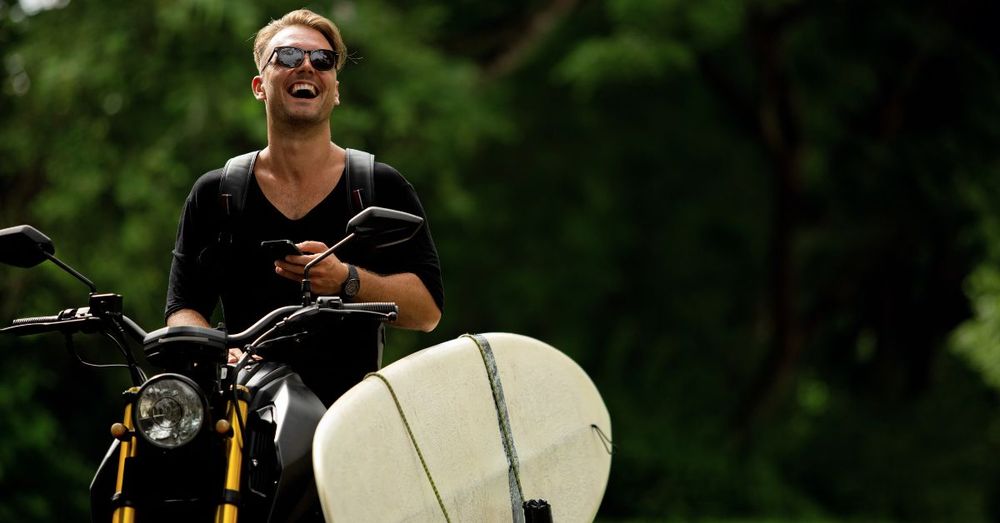 how-to-attach-a-surfboard-rack-to-your-motorbike