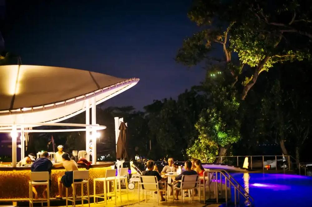 credit:-google-maps---double-six-luxury-hotel