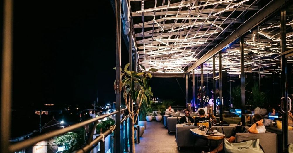 izzi-rooftop-lounge,-restaurant,-bar-&-shisha