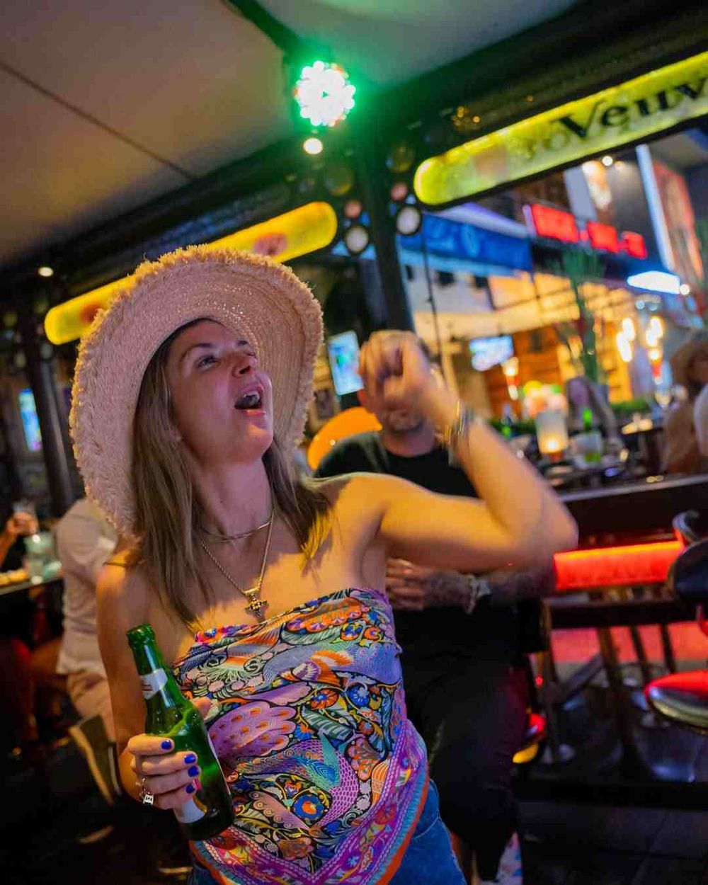 credit:-instagram-@redcarpetchampagnebar