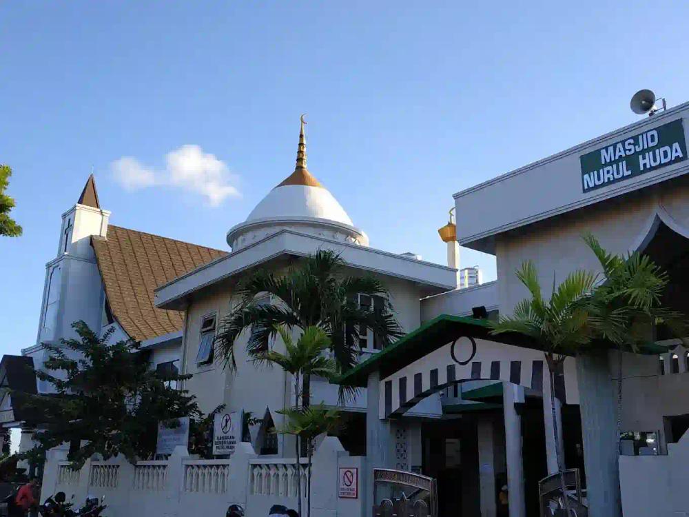 credit:-google-maps---masjid-nurul-huda-bandara-ngurah-rai-|-shot-by-denny-alejandro credit:-google-maps---masjid-nurul-huda-bandara-ngurah-rai-|-shot-by-denny-alejandro