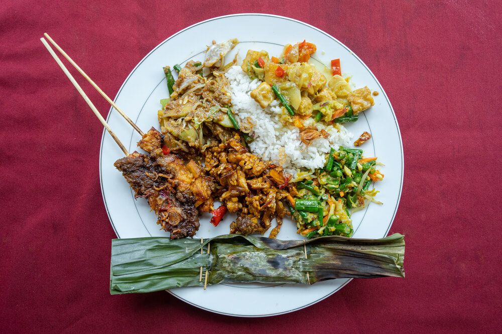 kuliner-khas-bali-nasi-campur-bali kuliner-khas-bali-nasi-campur-bali