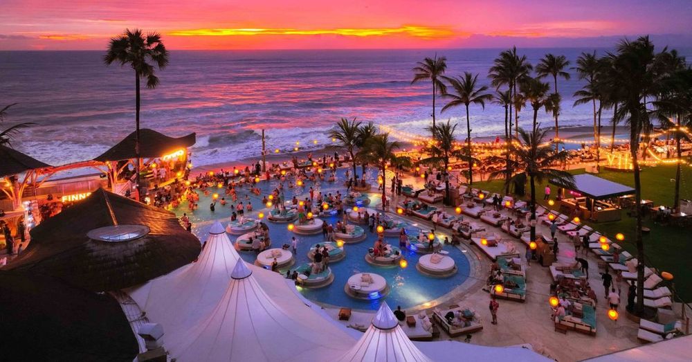 infinity-pool-at-sunset-