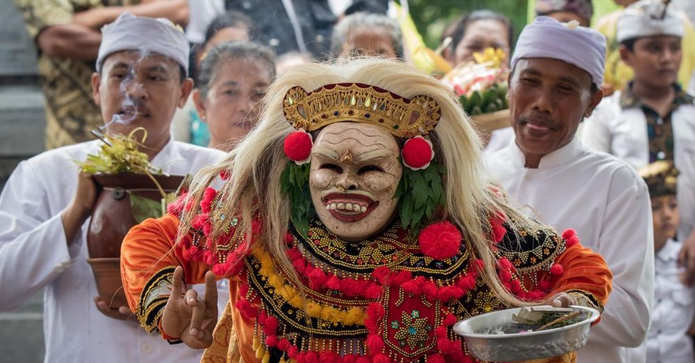 topeng-(mask-dance)