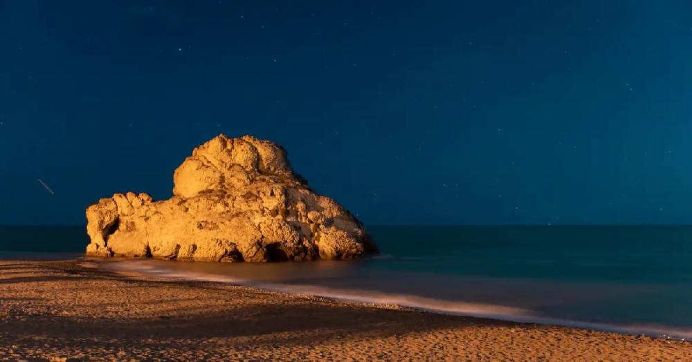 midnight-beach-walk-in-seminyak-for-couples midnight-beach-walk-in-seminyak-for-couples