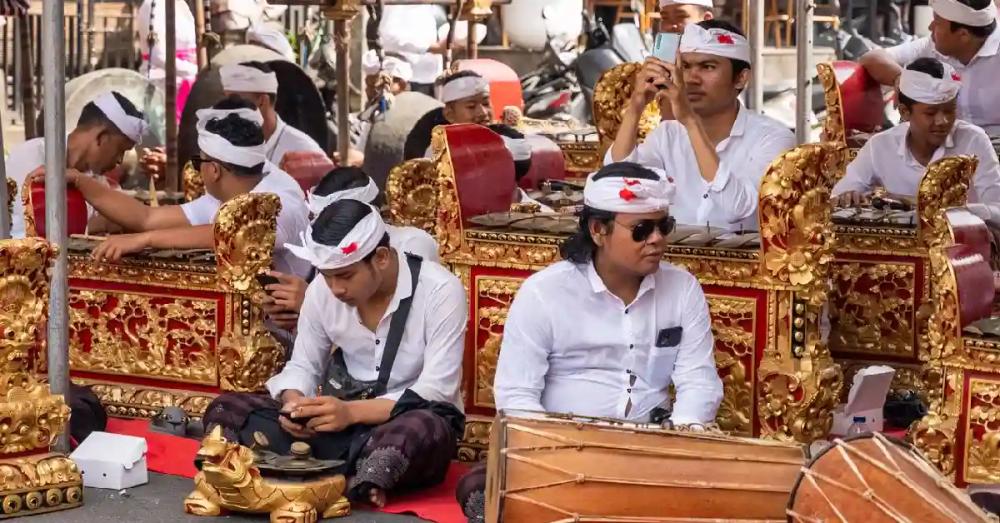 how-can-tourists-experience-tumpek-krulut-in-bali how-can-tourists-experience-tumpek-krulut-in-bali