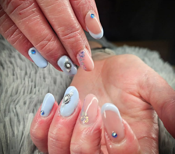 Nail art minimaliste et élégant à Charlesbourg, Québec - Réalisation 8