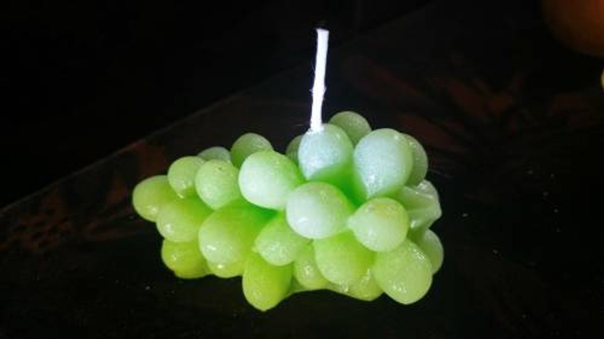 molded grapes candle