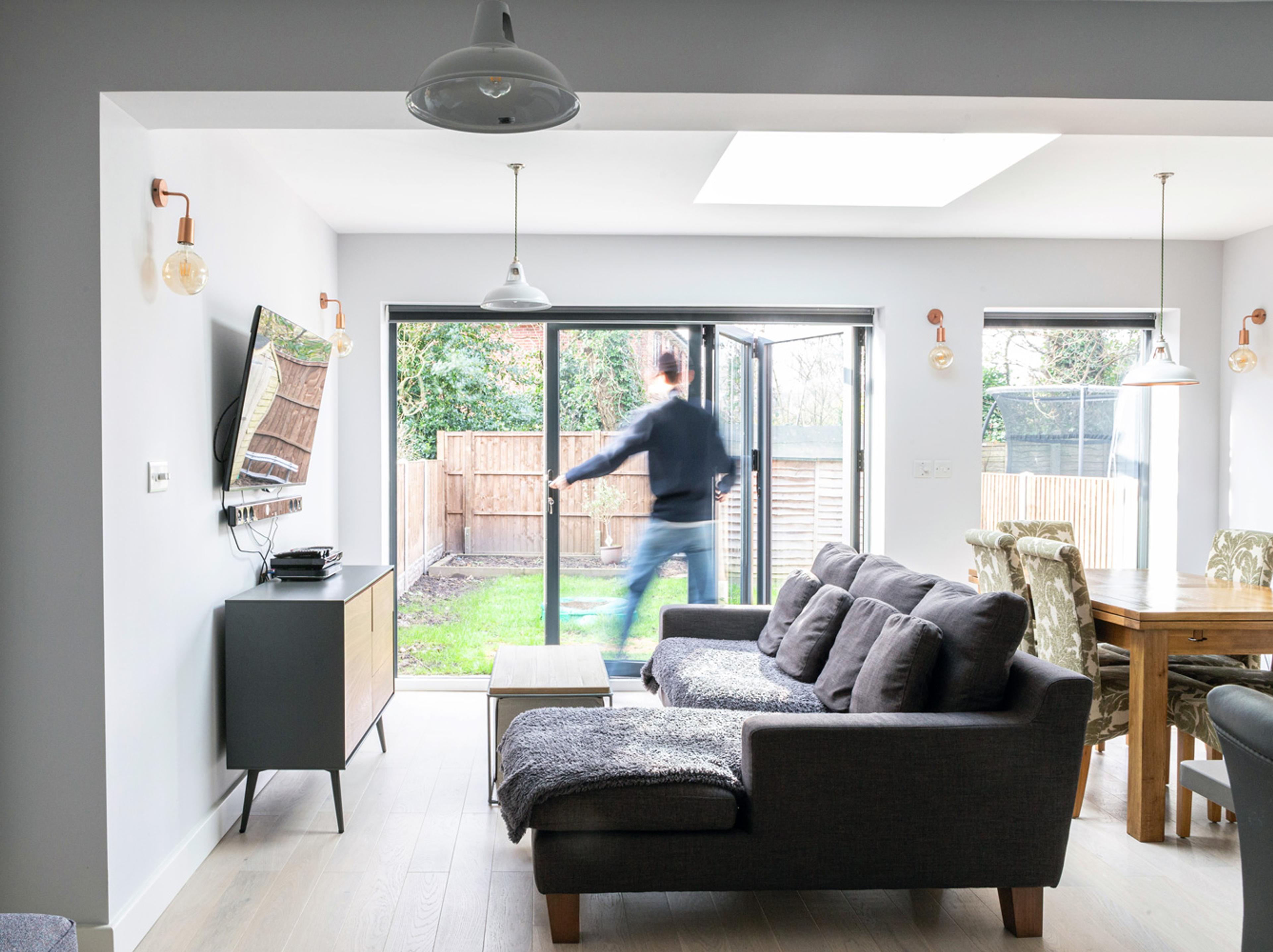 Broker’s Bond House