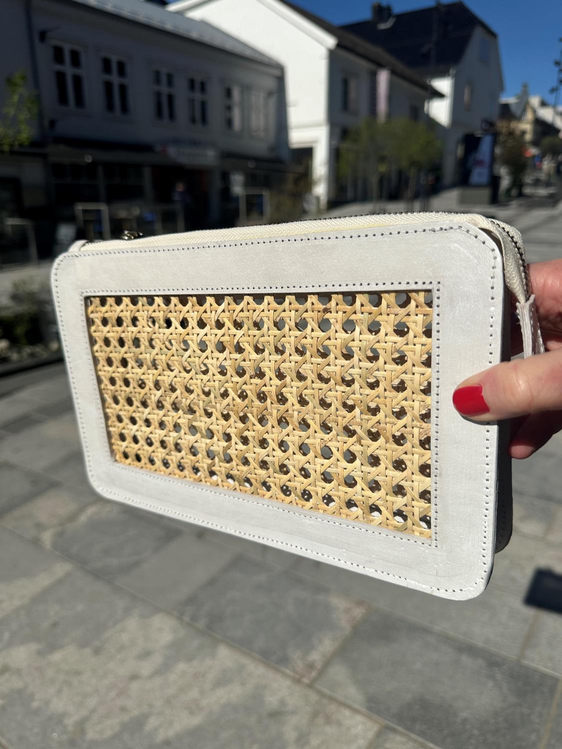 BY TAC CLUTCH Liten med glidlås Hvit, bilde 1 av 1