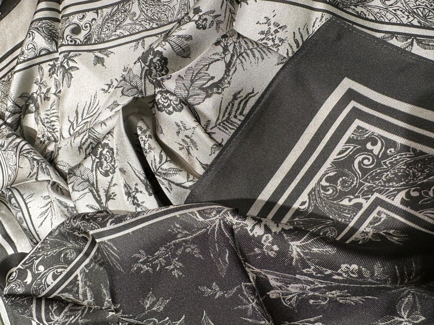 NOHR STUDIO Nohr Lilly silk scarf Army, bilde 1 av 1