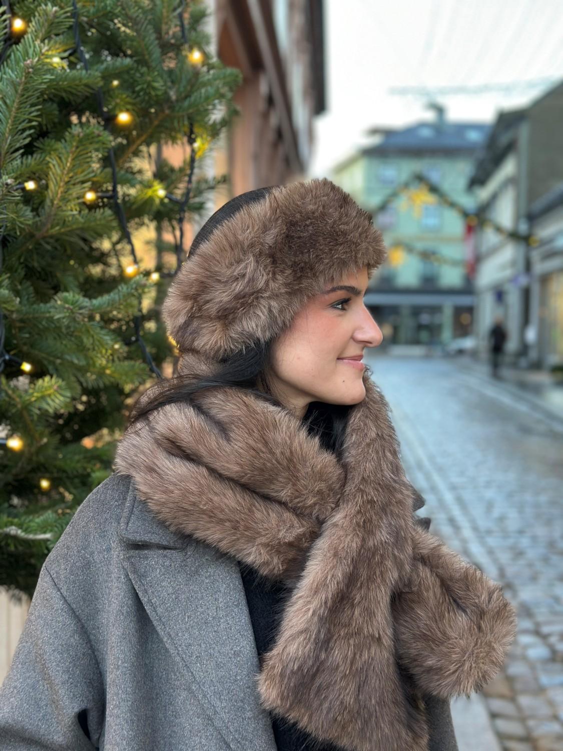 NOHR STUDIO Angela fuskepels skjerf brun, bilde 2 av 2