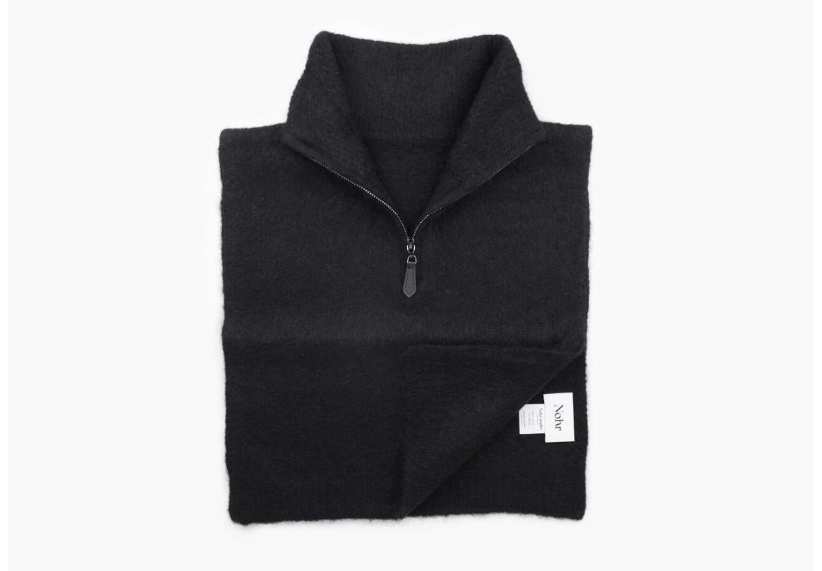 NOHR STUDIO Gabriella wool mohair zip neck sort, bilde 2 av 3
