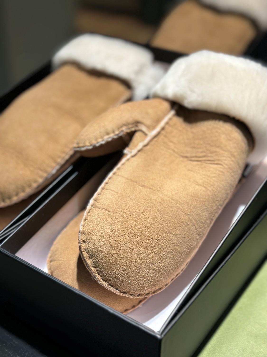NOHR STUDIO MONTECRISTO Semskede Saueskinnsvotter Beige, bilde 1 av 1