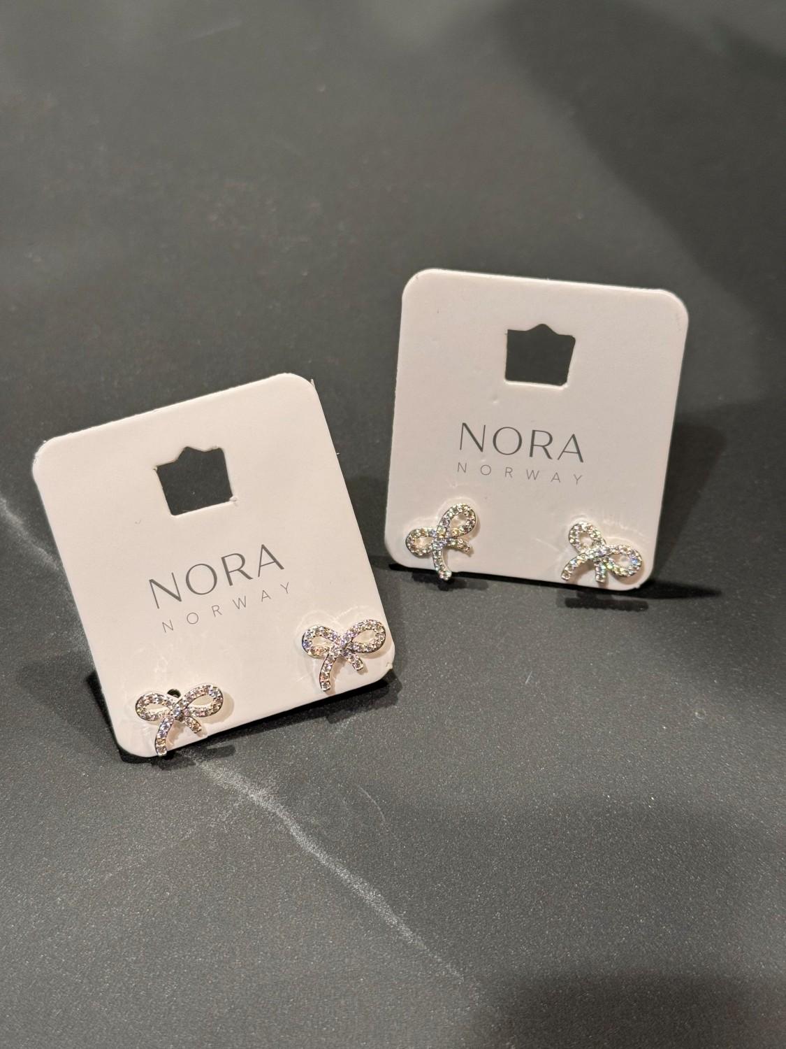NORA TheBowstud ear sølv diamand sløyfe, bilde 1 av 2
