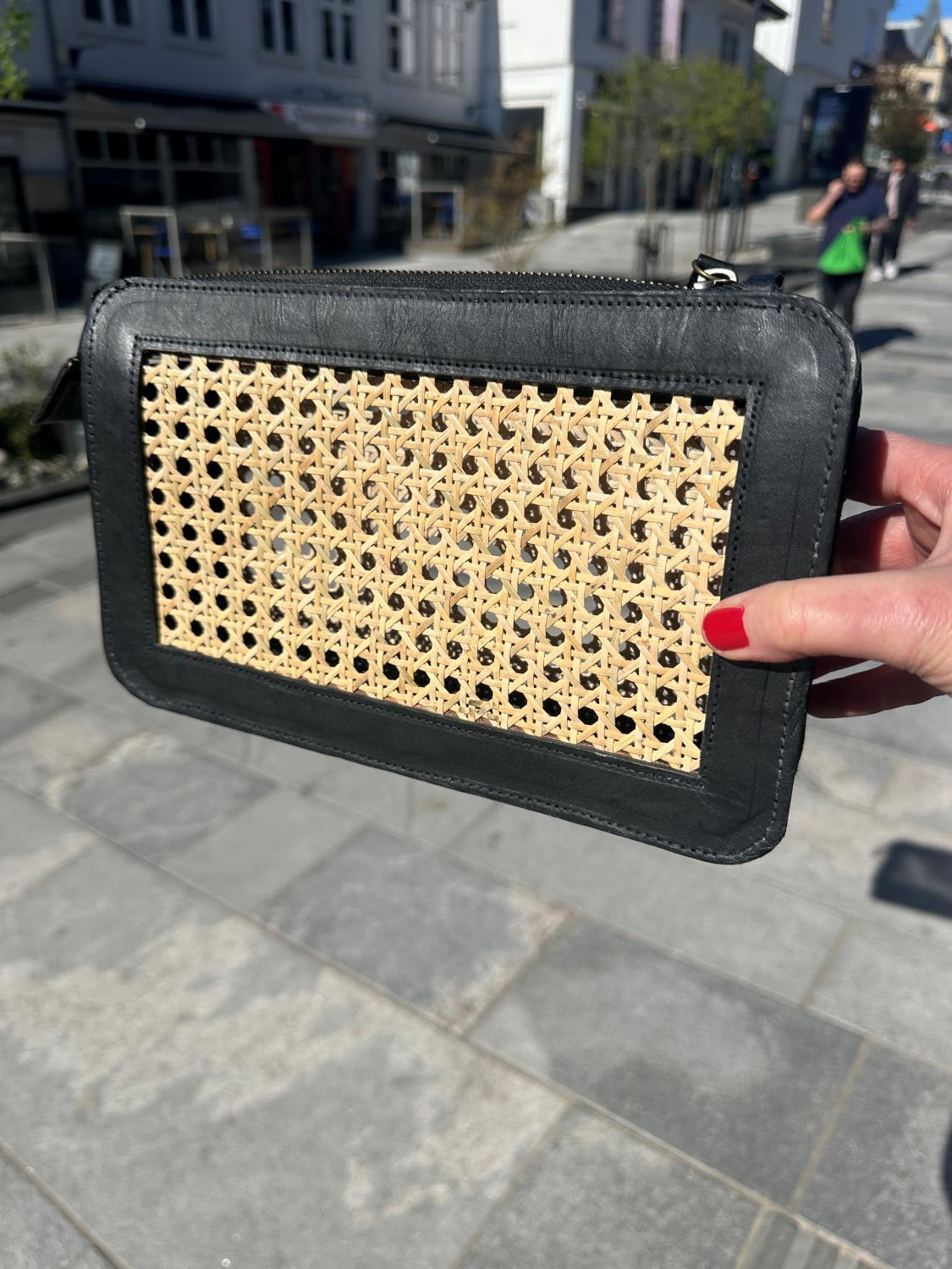 BY TAC CLUTCH Liten med glidlås Sort, bilde 3 av 3