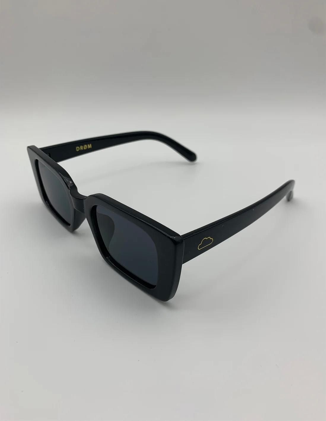 DRØM JENNY Solbrille sort, bilde 2 av 3