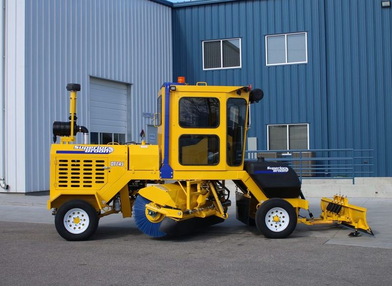 Superior Broom DT74J | Superior Broom