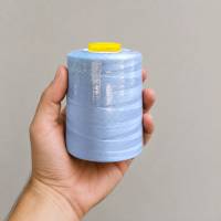 hilo-coser-40-02-azul-cielo-2-telas_real-colombia.webp