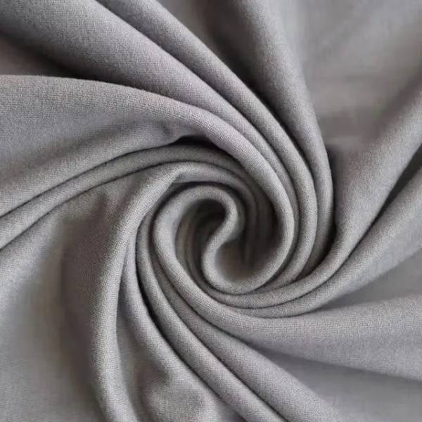 brush-gris-claro-1-telas_real-colombia.webp