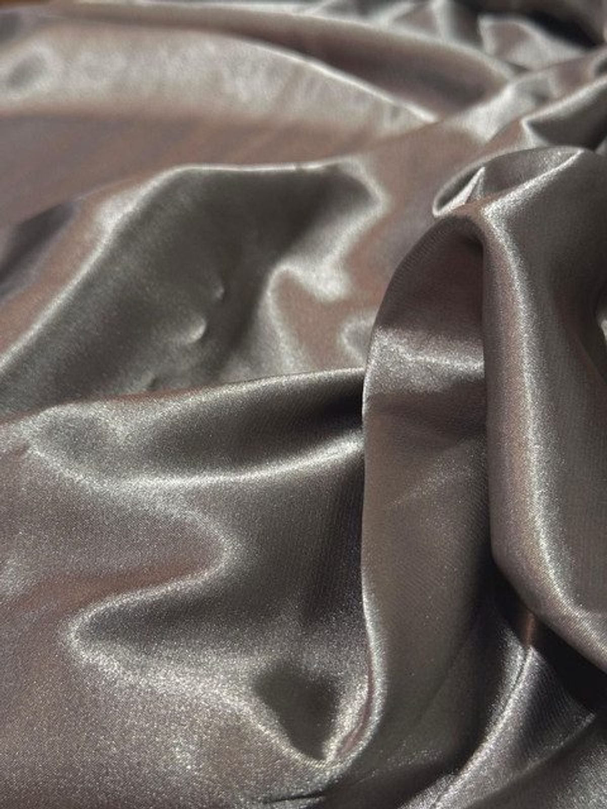 Satin Mocha X Metros | Tela Elegante