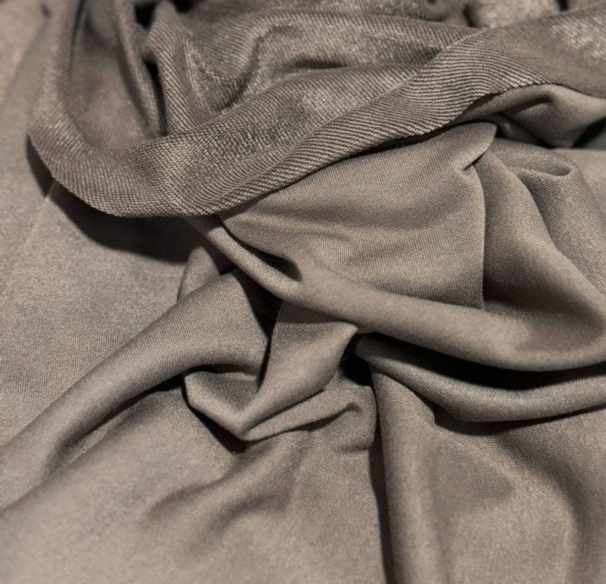 Uvita Khaki X Metros | Tela Burda