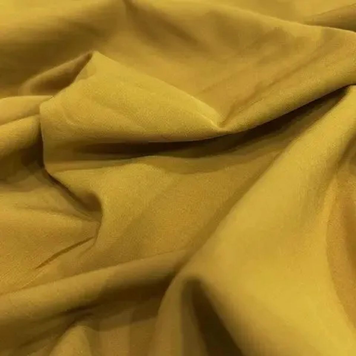 tela-seda-de-mango-mostaza-telas_real-colombia.webp