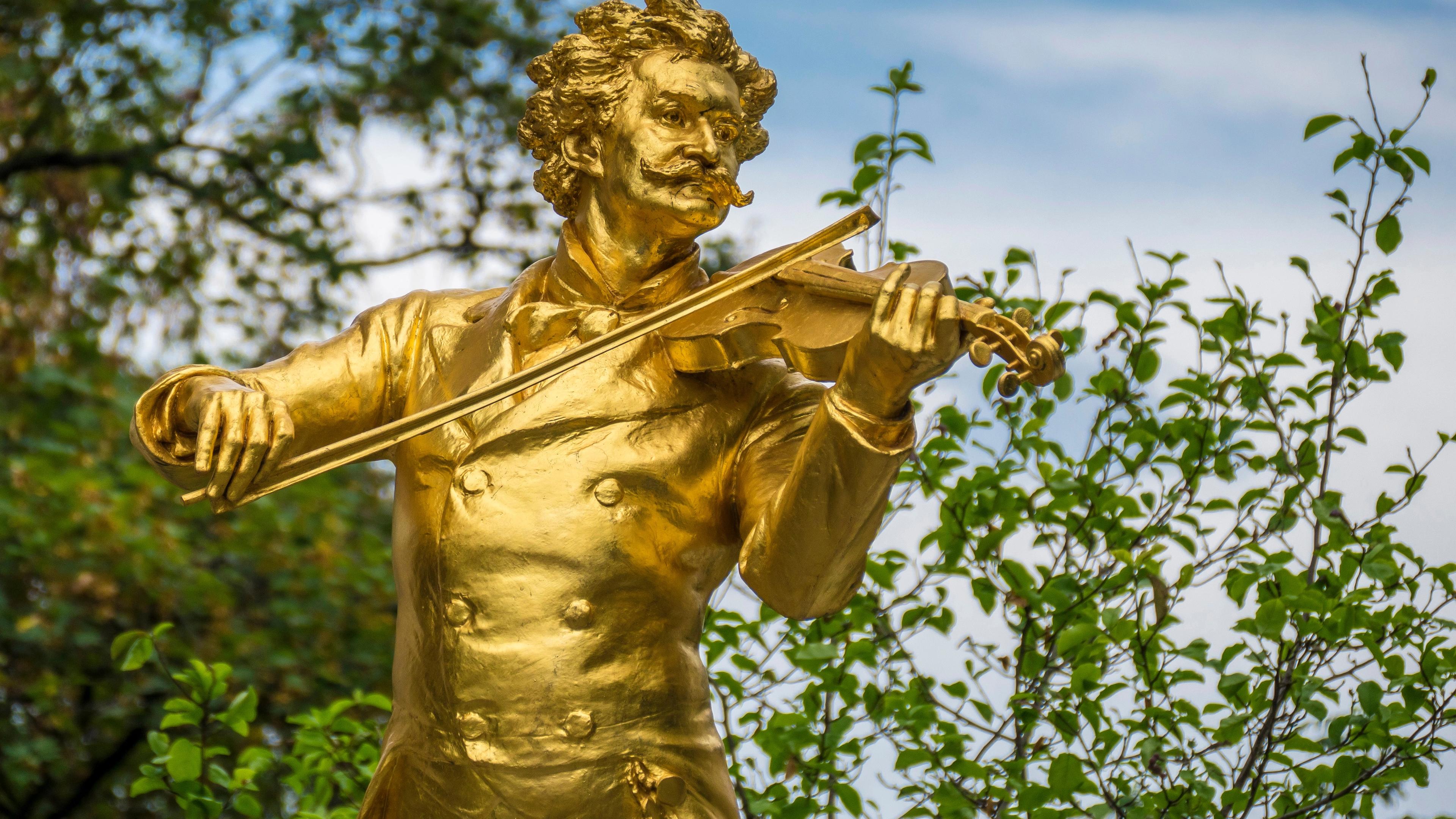 Goldene Statue Wien