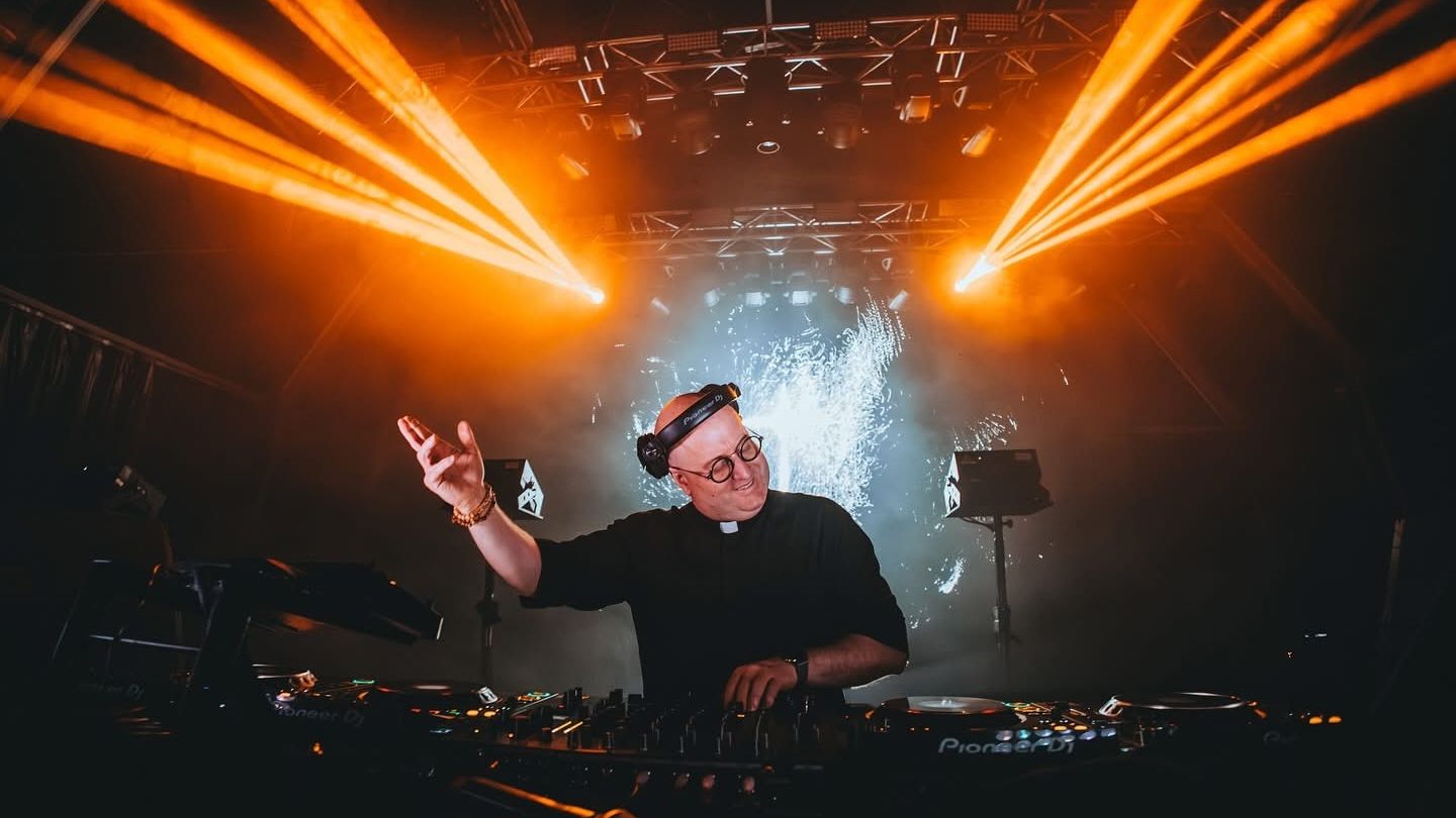 DJ-Priesters Padre Guilherme