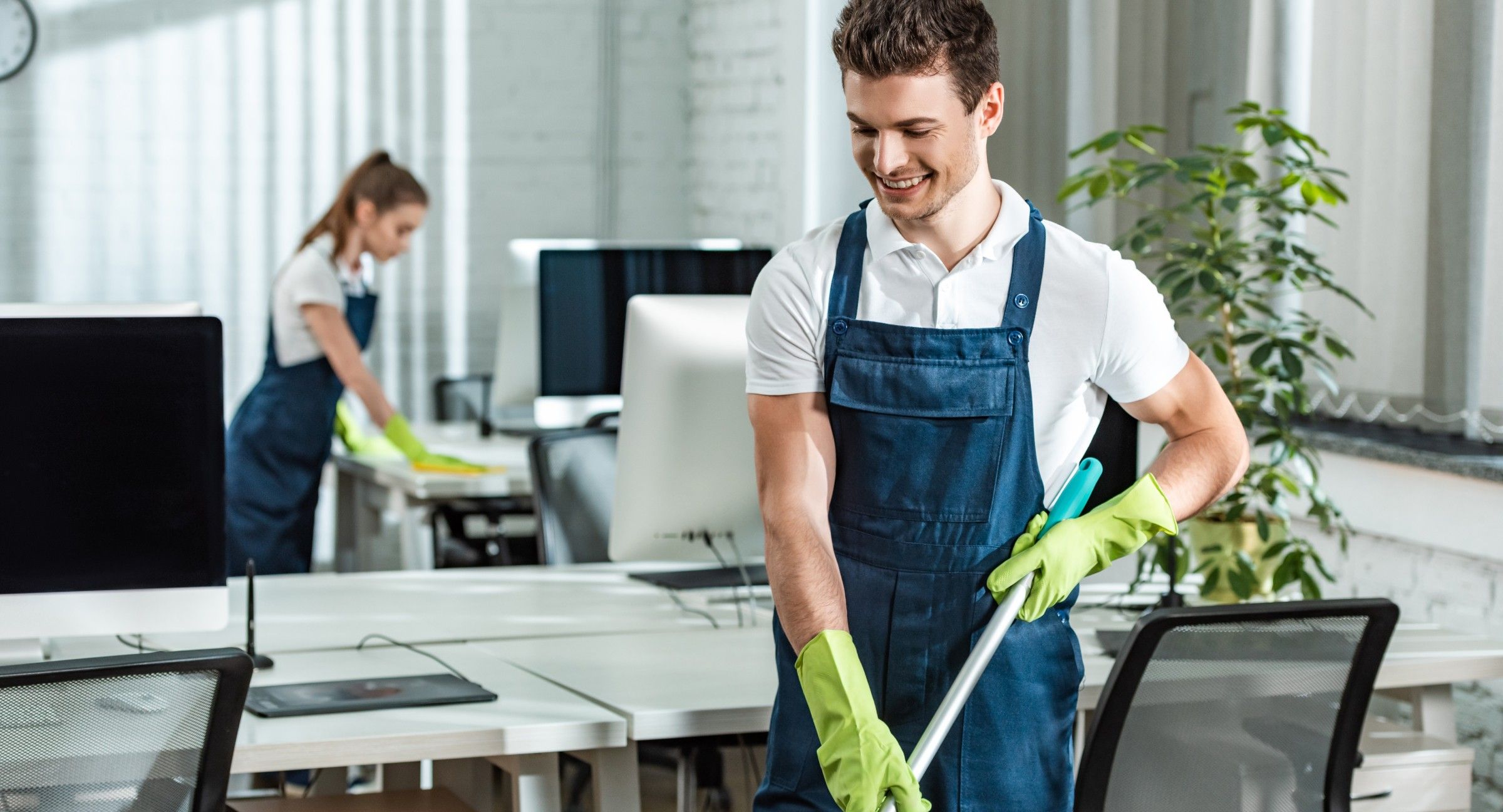 How a Clean Workplace Helps Reduce Presenteeism