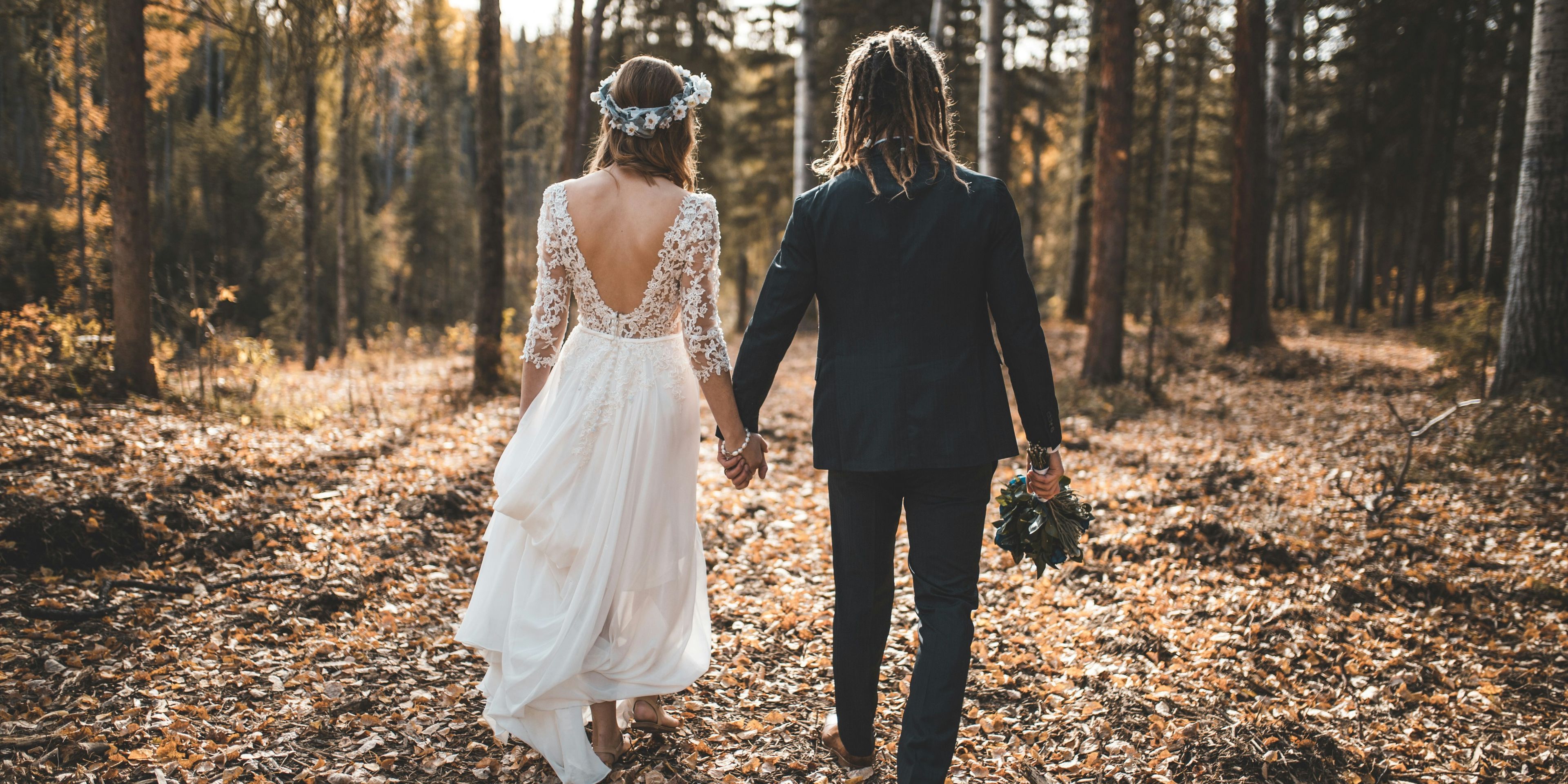Wedding Inspiration: Couple walking in the forrest