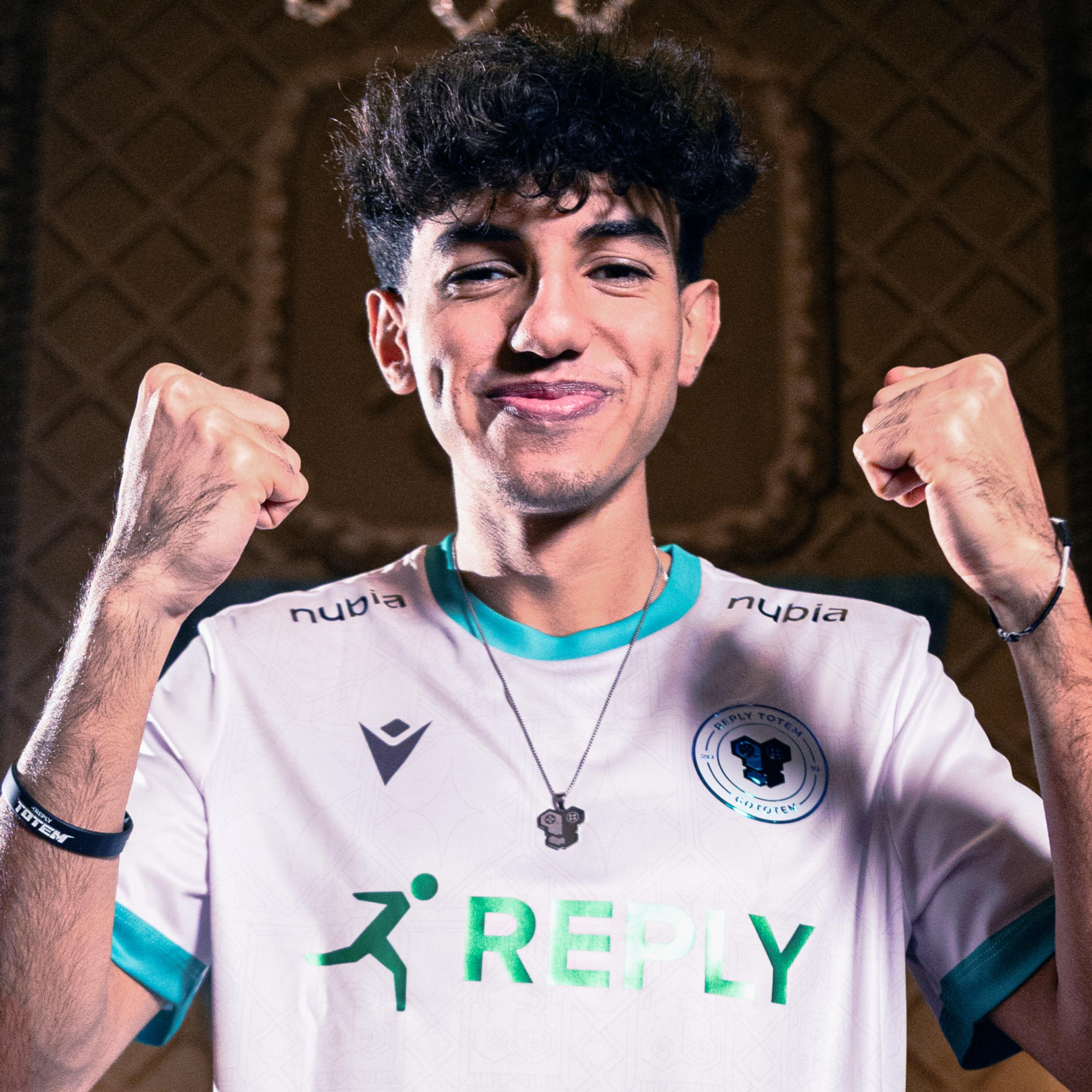 Photo of Maru with the 2026 Mobile Pro Jersey