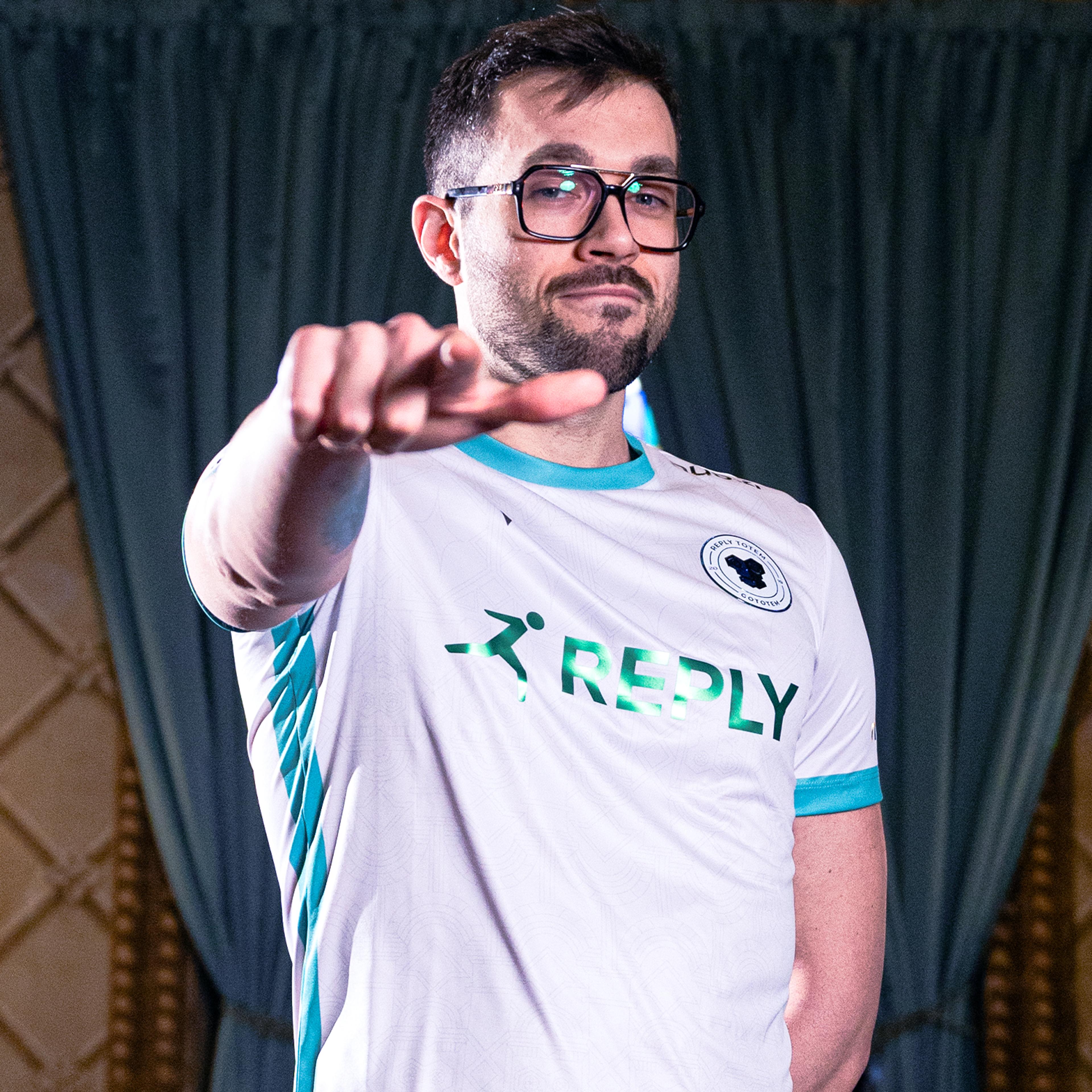 Photo of Ferre with the 2026 Mobile Pro Jersey