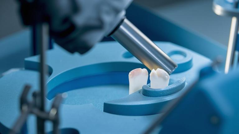 KLS Martin pairs titanium implants with polymer 3D printing guides