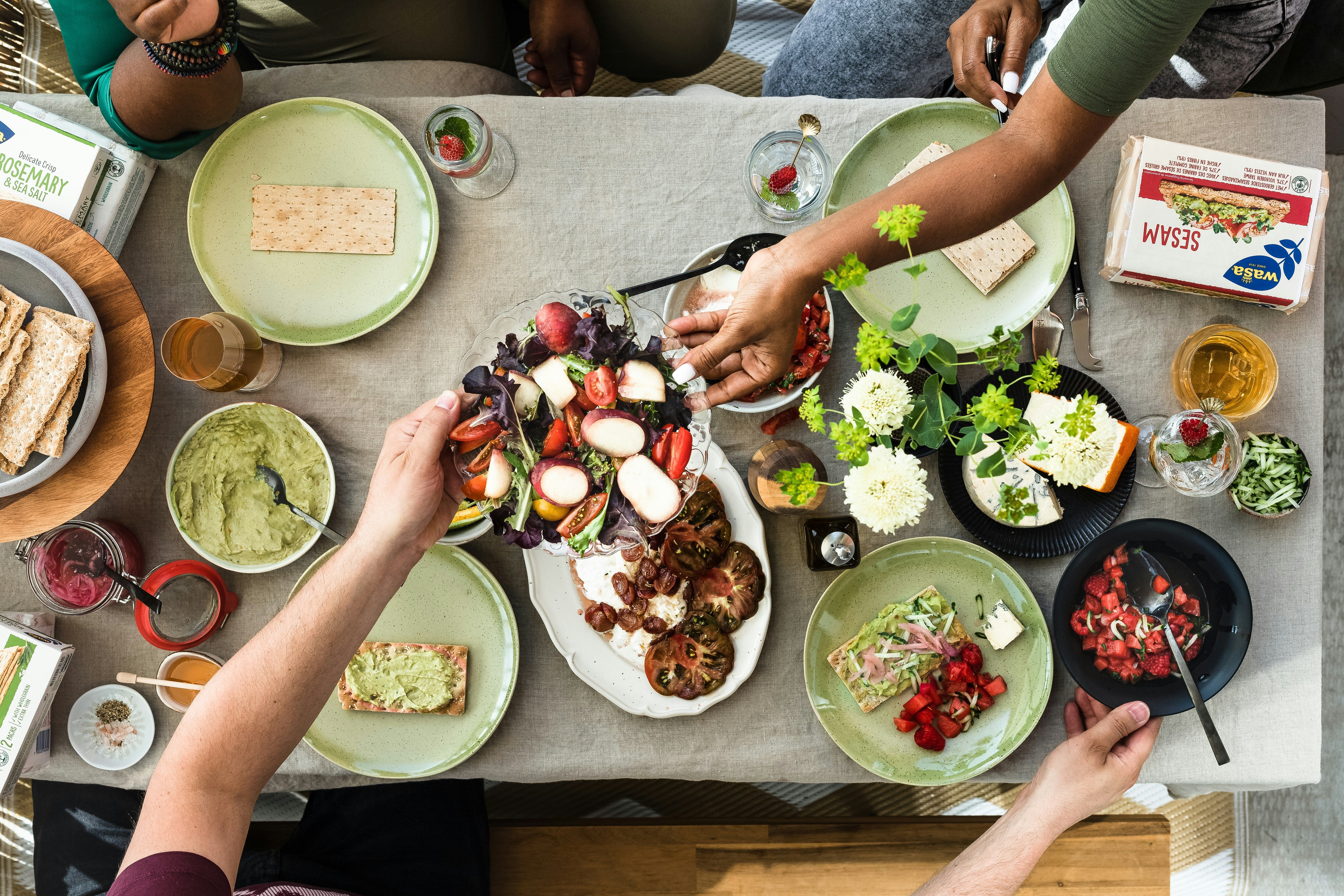 Cover image for Eating at a non-Kosher Household