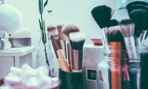 Cover image for Makeup on Shabbat – It Is Allowed!