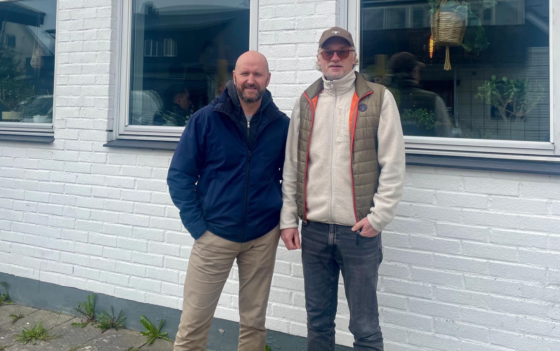 GFB:s verksamhetsledare Erik Öhrn när han träffade Simon Lindberg på plats i Burgsvik.