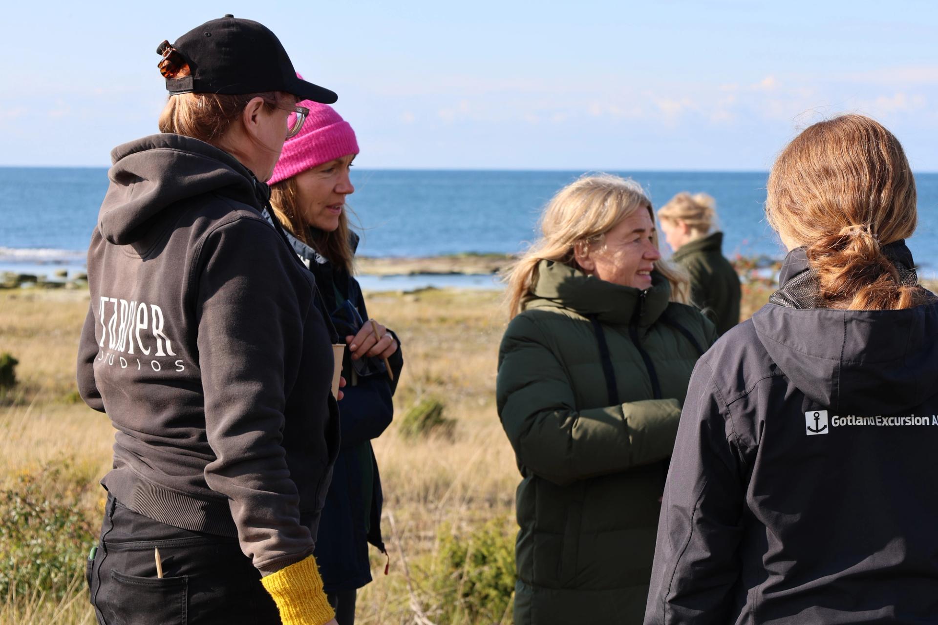 Några av deltagarna i OMTÄNKET samtalar och presenterar sig för varandra. För flera av deltagarna var det första gången som de träffades.