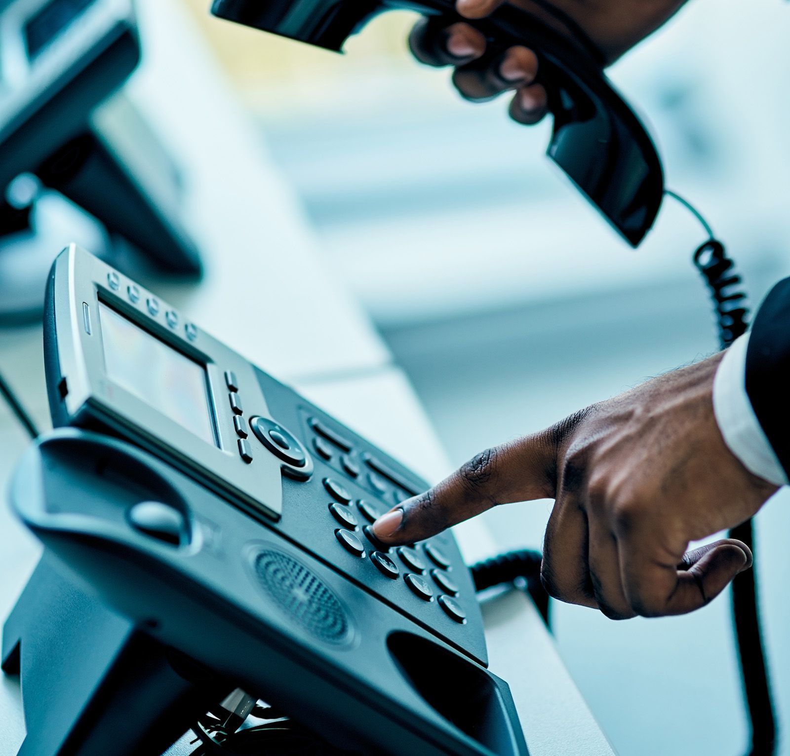 Why Modern Businesses Are Ditching Landlines: The Rise of VoIP Telephony