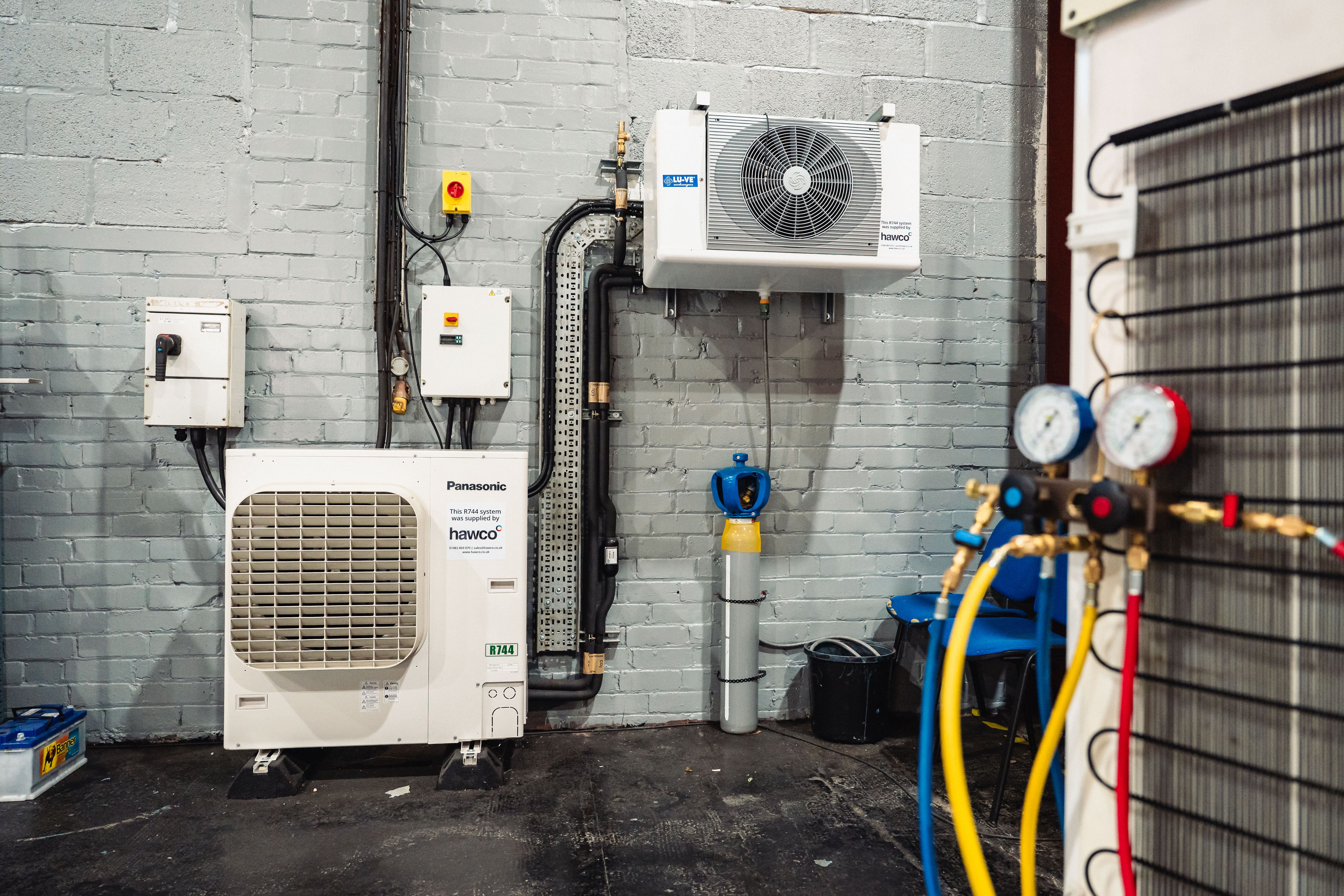 Air Con & Refrigeration Engineer