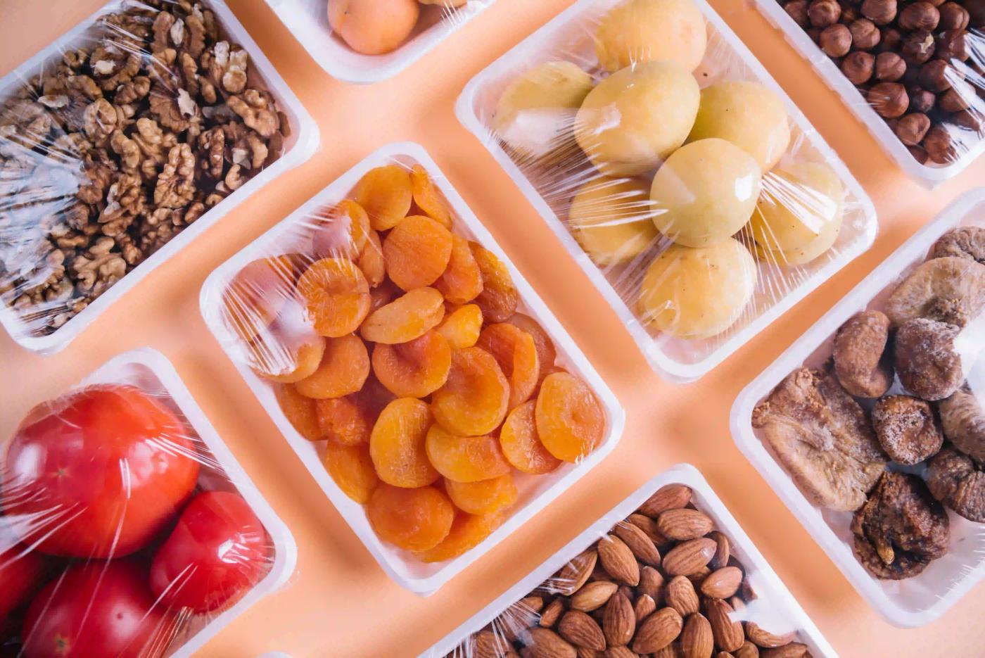 healthy-products-plastic-containers