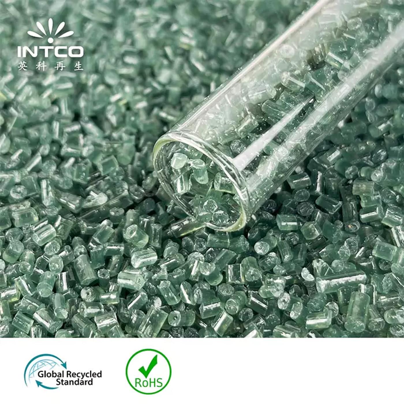 Exploração da ecologia de chips e pellets de plástico reciclado