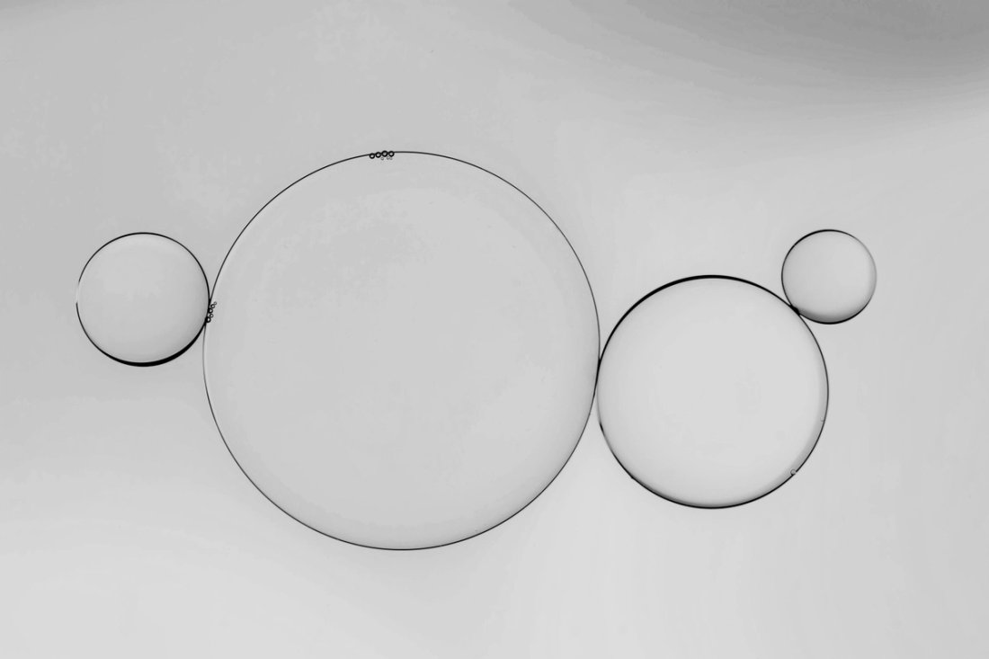 Four black and white bubbles.