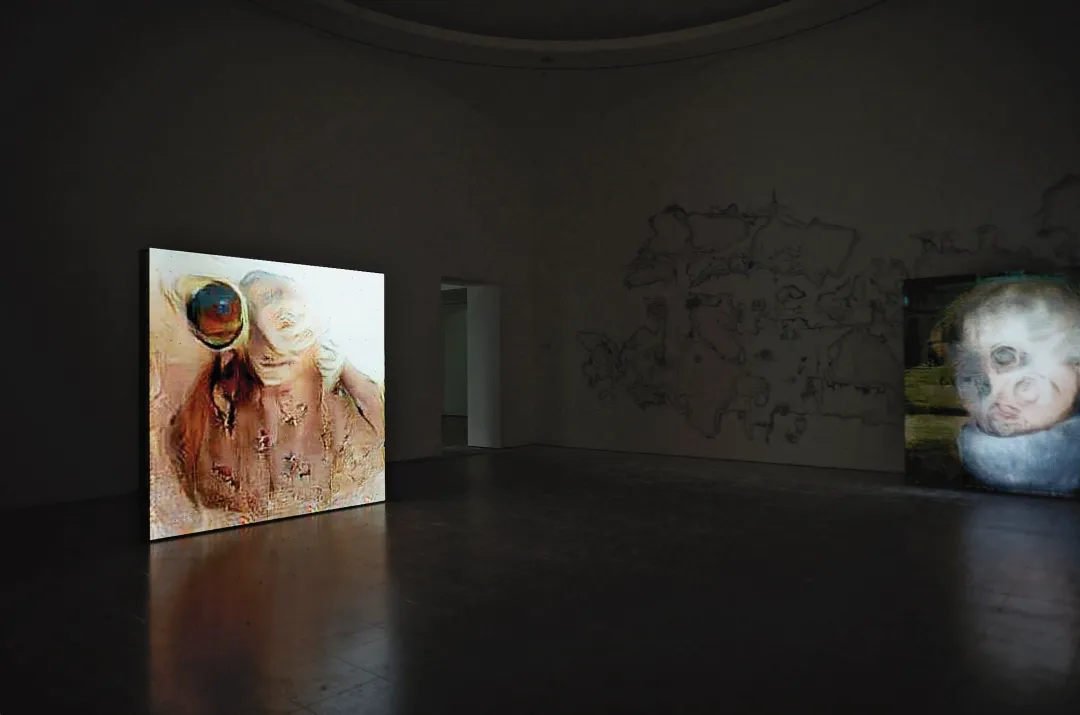 Screens displaying reconstructed mental images in UUmwelt