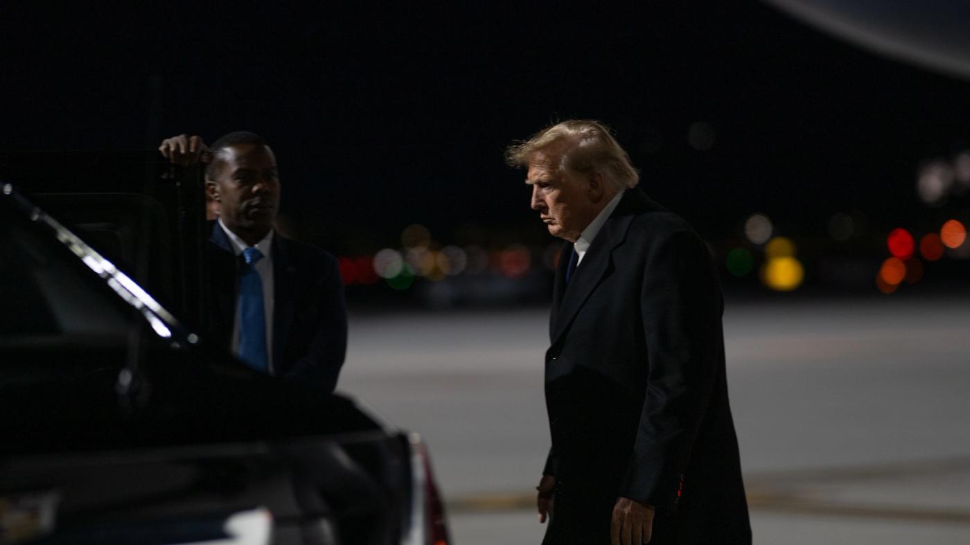President Donald J. Trump departs Harry Reid International Airport in Las Vegas, Nevada, Tuesday, October 13, 2026, en route Trump International Hotel Las Vegas. (Official White House Photo by Molly Riley)