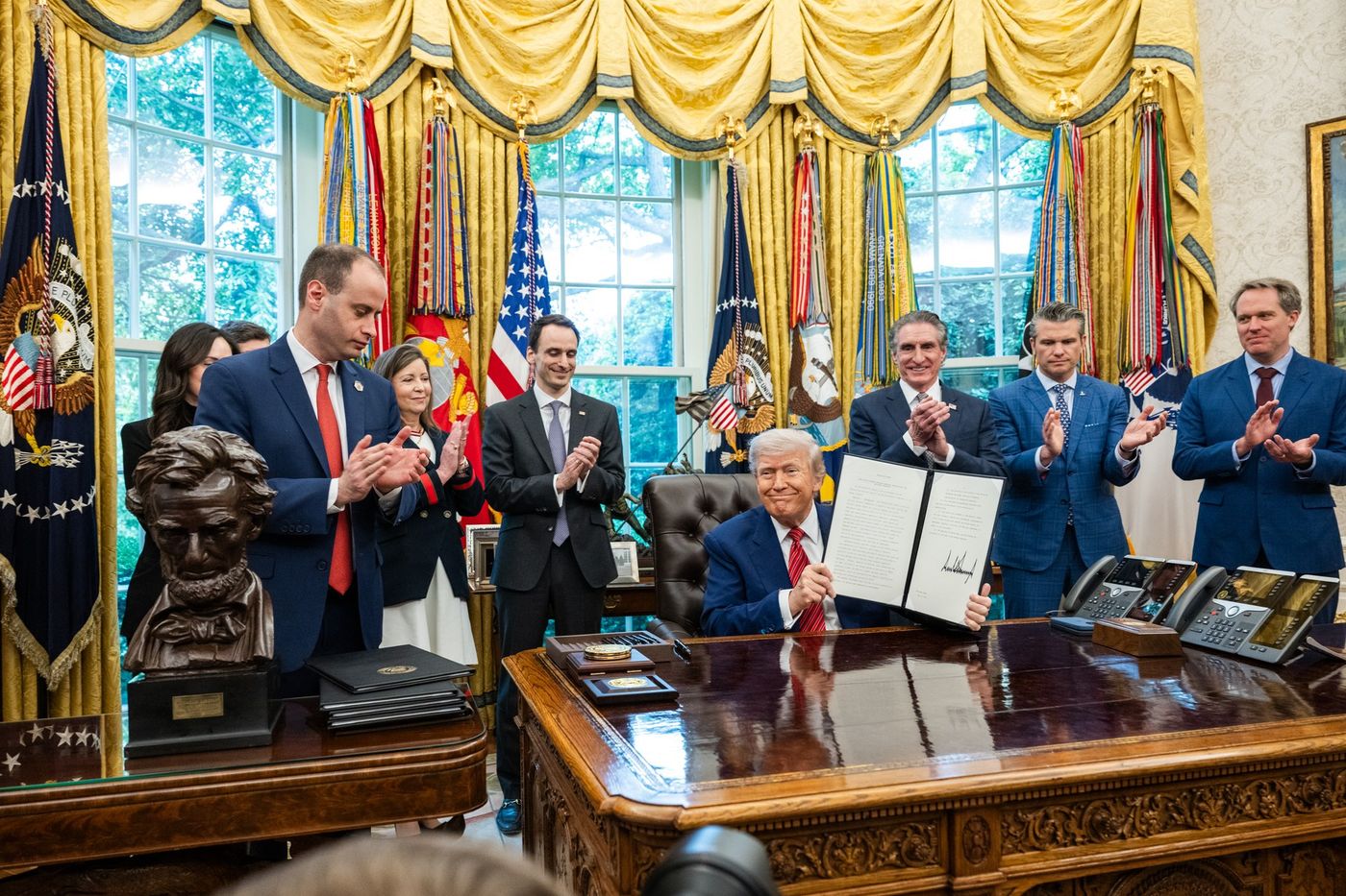 President Trump signs executive orders on nuclear energy, including Reinvigorating the Nuclear Industrial Base, in the Oval Office, May 23, 2025 (Official White House Photo by Molly Riley)