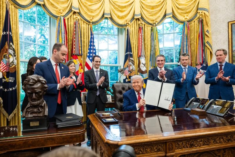 President Trump signs executive orders on nuclear energy, including Reinvigorating the Nuclear Industrial Base, in the Oval Office, May 23, 2025 (Official White House Photo by Molly Riley)